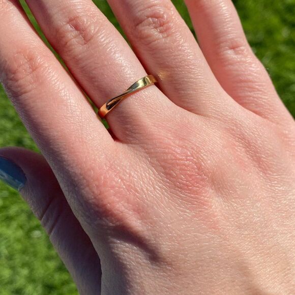 Gold Mobius Infinity Band Twist Ring - Picture 7 of 8